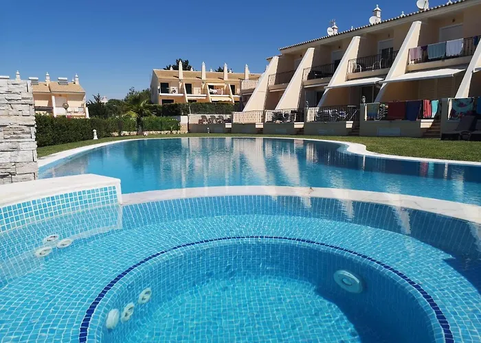 Casa de Férias House F Sao Rafael - Free Wifi & Airco, Netflix Ready - 300m From The Albufeira