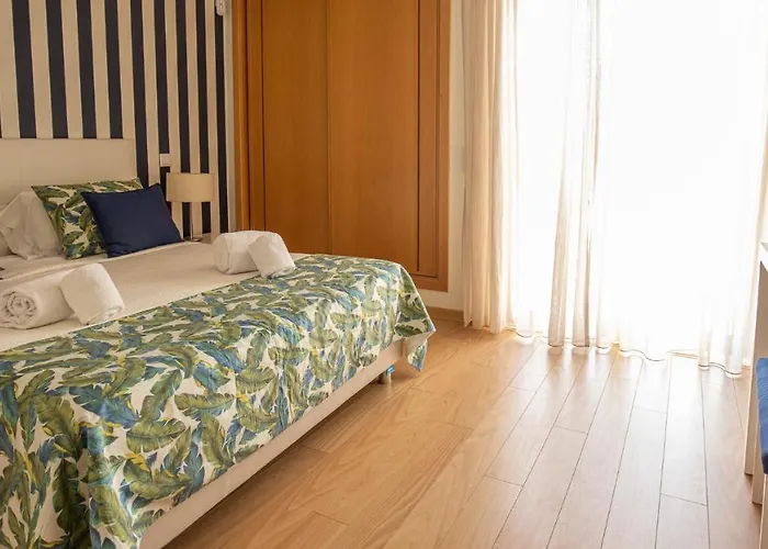 Casa de Férias House F Sao Rafael - Free Wifi & Airco, Netflix Ready - 300m From The Albufeira