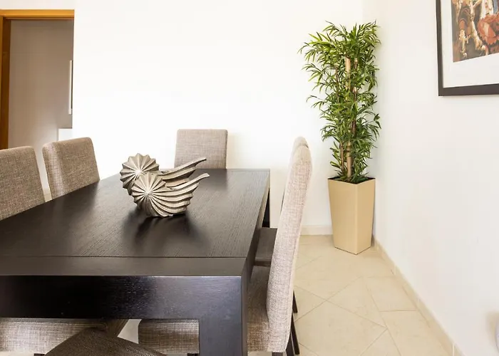 別荘 House F Sao Rafael - Free Wifi & Airco, Netflix Ready - 300m From The *