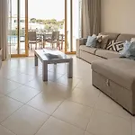 House F Sao Rafael - Free Wifi & Airco, Netflix Ready - 300m From The