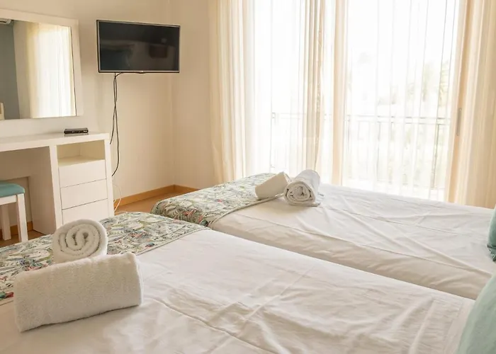 House F Sao Rafael - Free Wifi & Airco, Netflix Ready - 300m From The Ferienhaus *